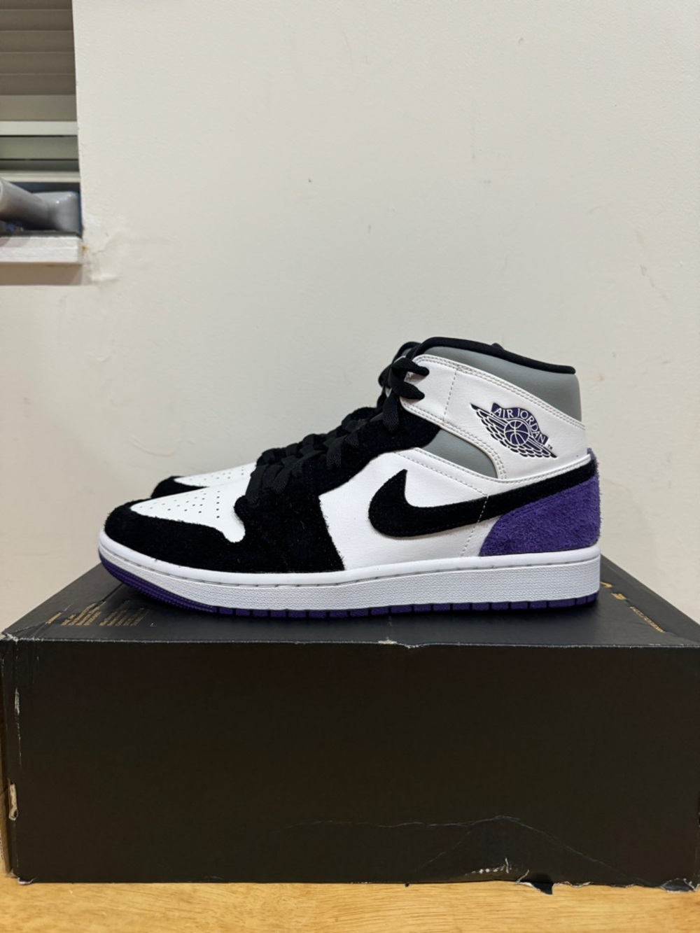 Jordan Air Jordan 1 Mid White Black Purple